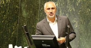 کاهش پول غذا و داروی مردم با واردات بنزین بیشتر