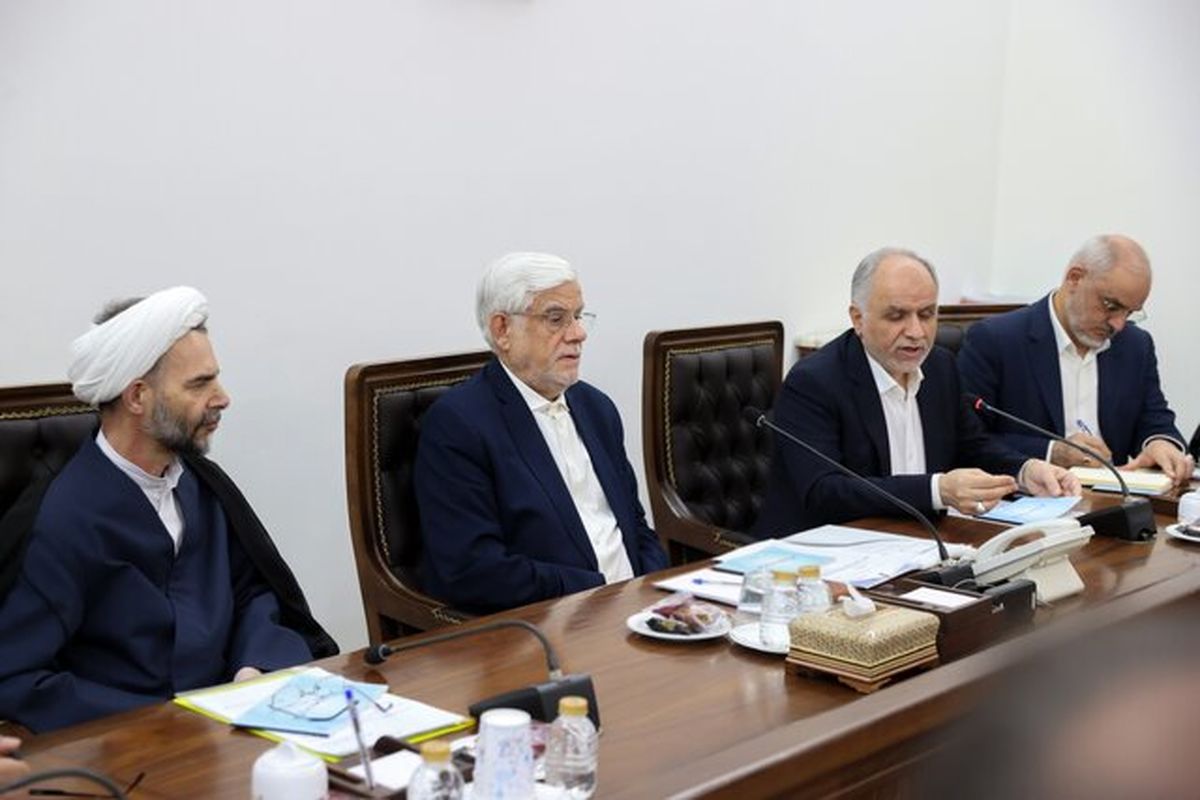 عارف: اجرای کامل قانون «الزام به ثبت رسمی اموال غیرمنقول» برای مردم و نظام مبارک است