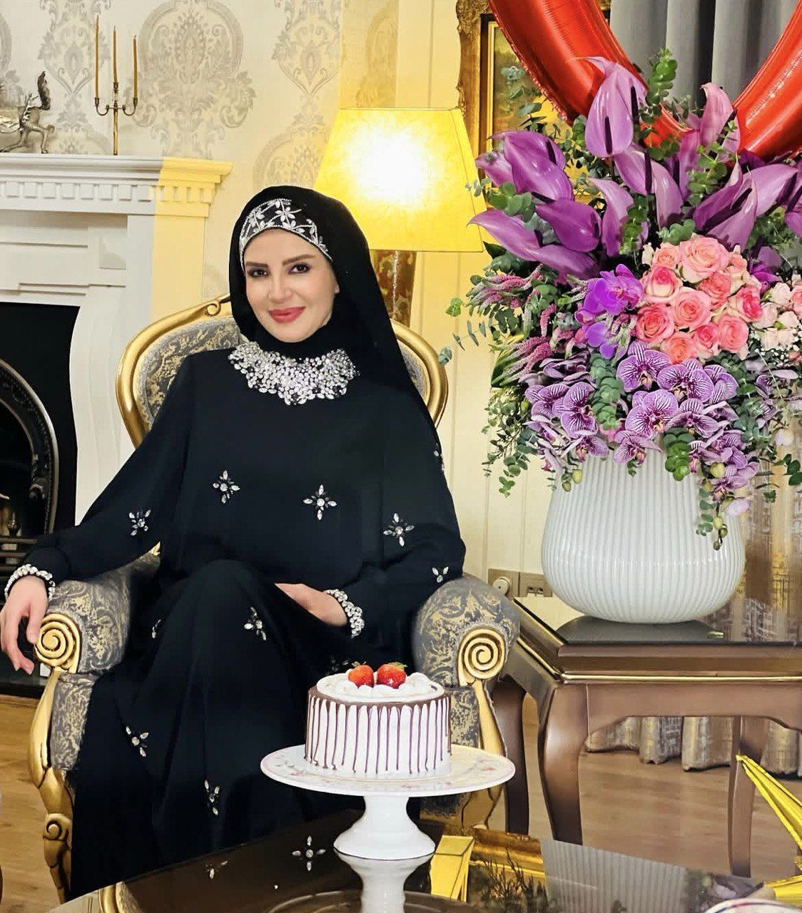 خاله شادونه و مژده لواسانی در اصفهان با هم عکس گرفتند/ ببینید