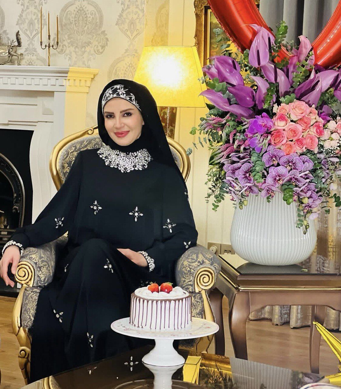 خاله شادونه و مژده لواسانی در اصفهان با هم عکس گرفتند/ ببینید