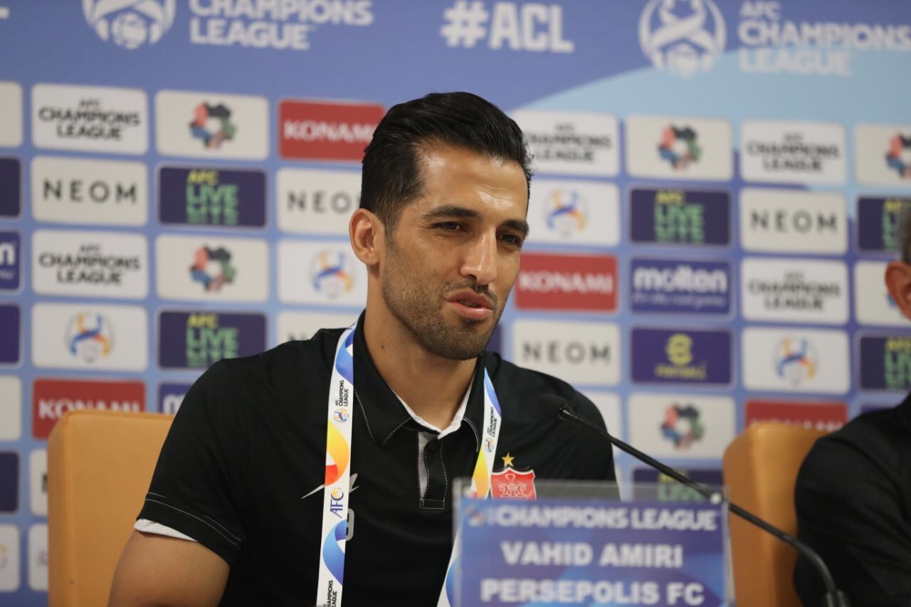 ببینید گل‌ تاریخی وحید امیری به پرسپولیس با پیراهن نفت!

