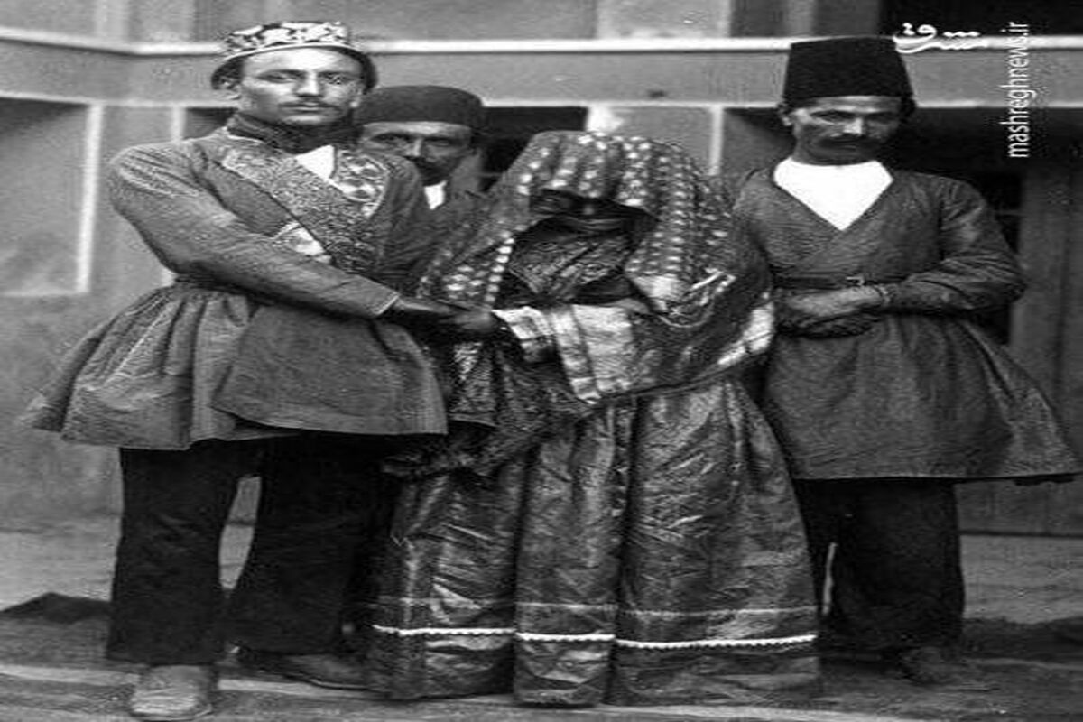عکسی ناب از یک عروس و داماد در عهد قاجار
