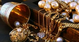 خواستگار شیاد عاشق طلای دختران بود!