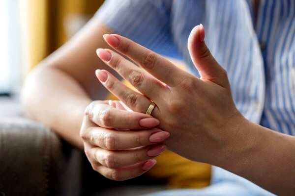 مرد طلافروش مچ زنش را در کافه گرفت /همه چیز روی سرم خراب شد
