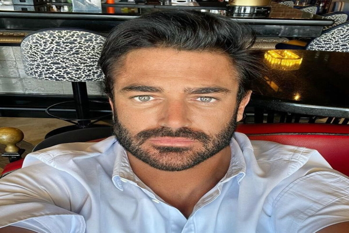 محمدرضا گلزار با لخت شدن شوآف کرد/ ببینید