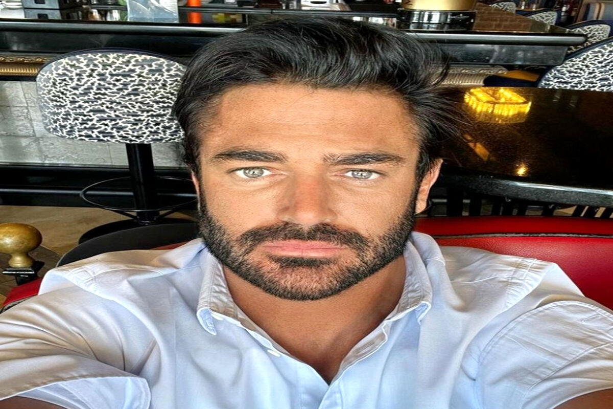 محمدرضا گلزار با حیوان خانگی بامزه‌اش/ عکس