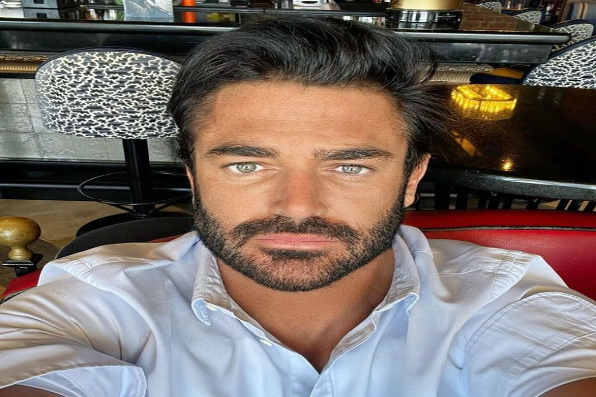 محمدرضا گلزار با حیوان خانگی بامزه‌اش/ عکس