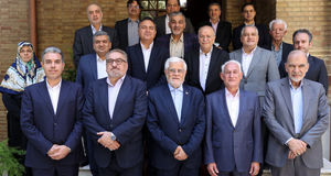 عارف: ایران اهل مذاکره است ولی در برابر زیاده‌خواهی‌ها تسلیم نمی‌شود