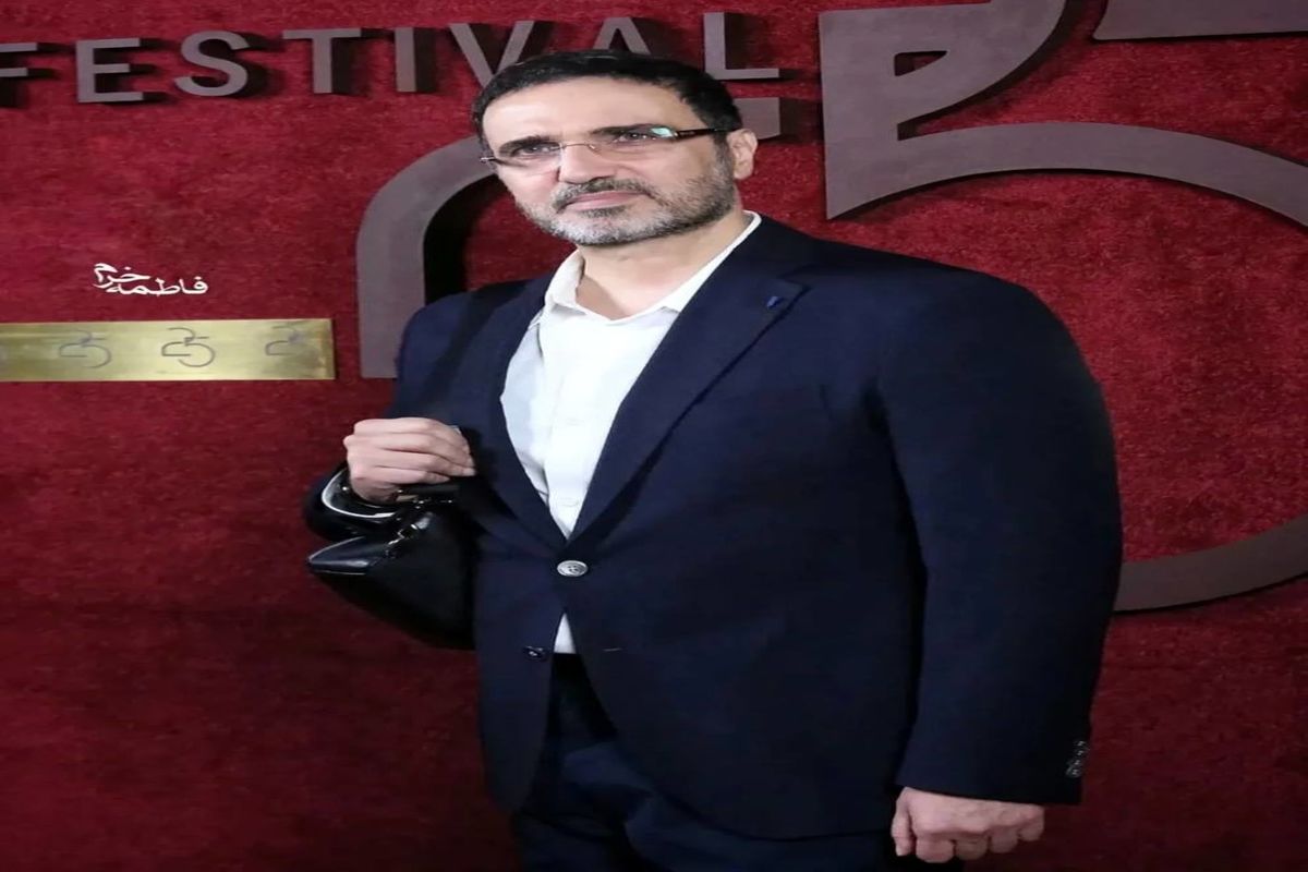 محمدرضا فروتن کیف دست گرفتن را از این بازیگر تقلید کرد/ ببینید