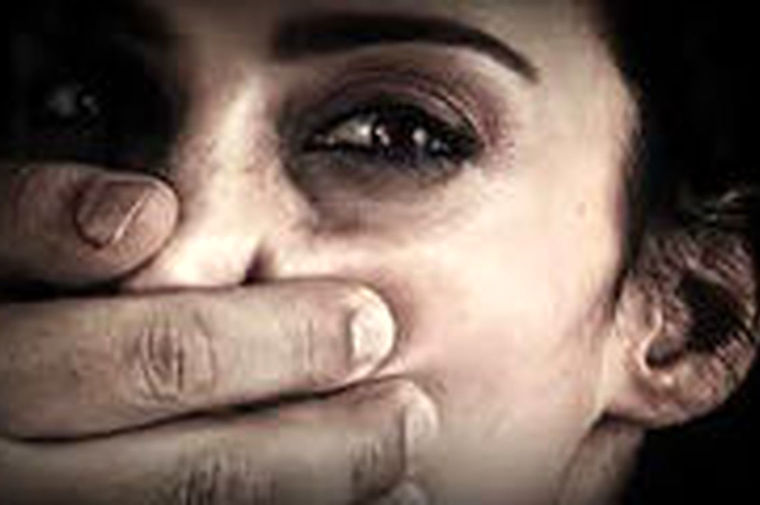 خودکشی دختر مدل ایرانی پس از تجاوز کارگردان در تهران!