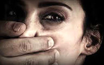 شکنجه و تجاوز دختر نوجوان توسط مرد همسایه با دست های بسته