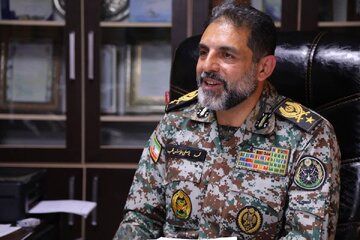 فرمانده ارشد ارتش: محیط دل‌فریب فضای مجازی می‌تواند اعتقادات ما را تخریب کند