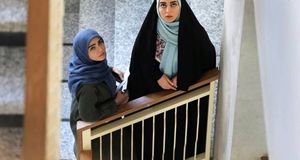 «مرضیه توفیقی‌مقدم» در اتاق گریم سریال بچه مهندس 4