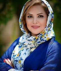  عکس خوش حس‌وحالِ کمند امیرسلیمانی در شنبه بازار!