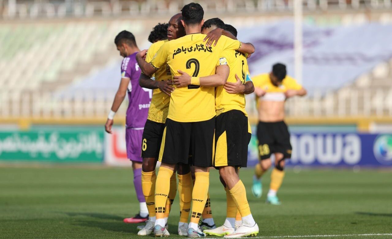 سپاهان به دنبال  قاتل پرسپولیس/ زردپوشان به دنبال خرید این بازیکن