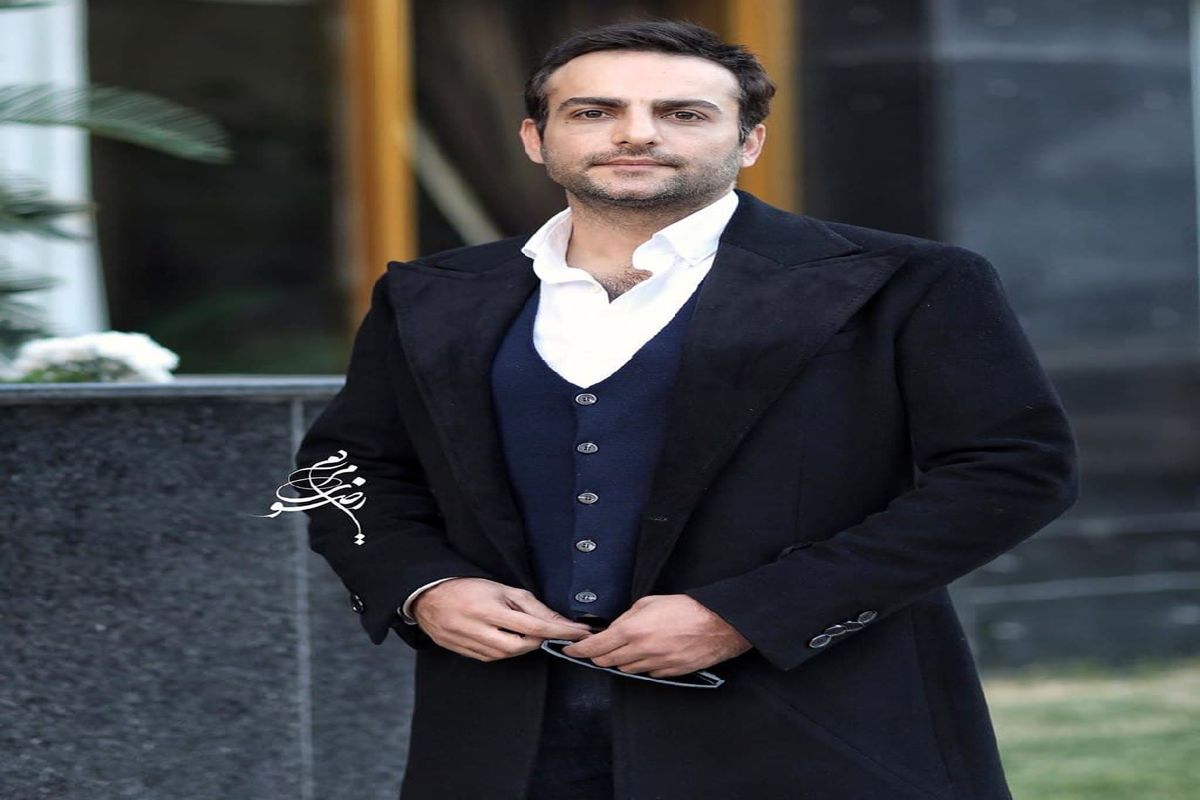 حامد کمیلی با استایل پاییزی و دل‌نوشته مرموز