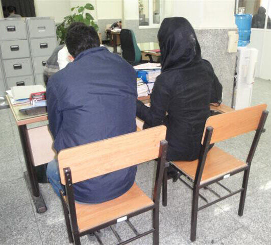 لو رفتن رابطه پنهانی زن شوهردار با جوان غریبه به کمک دوربین داخل کولر