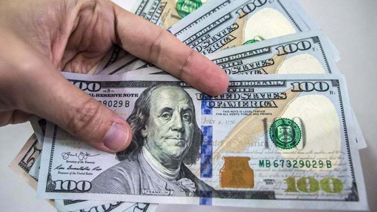 کاهش قیمت دلار در بازار/ دلار به 60 هزارتومان می رسد