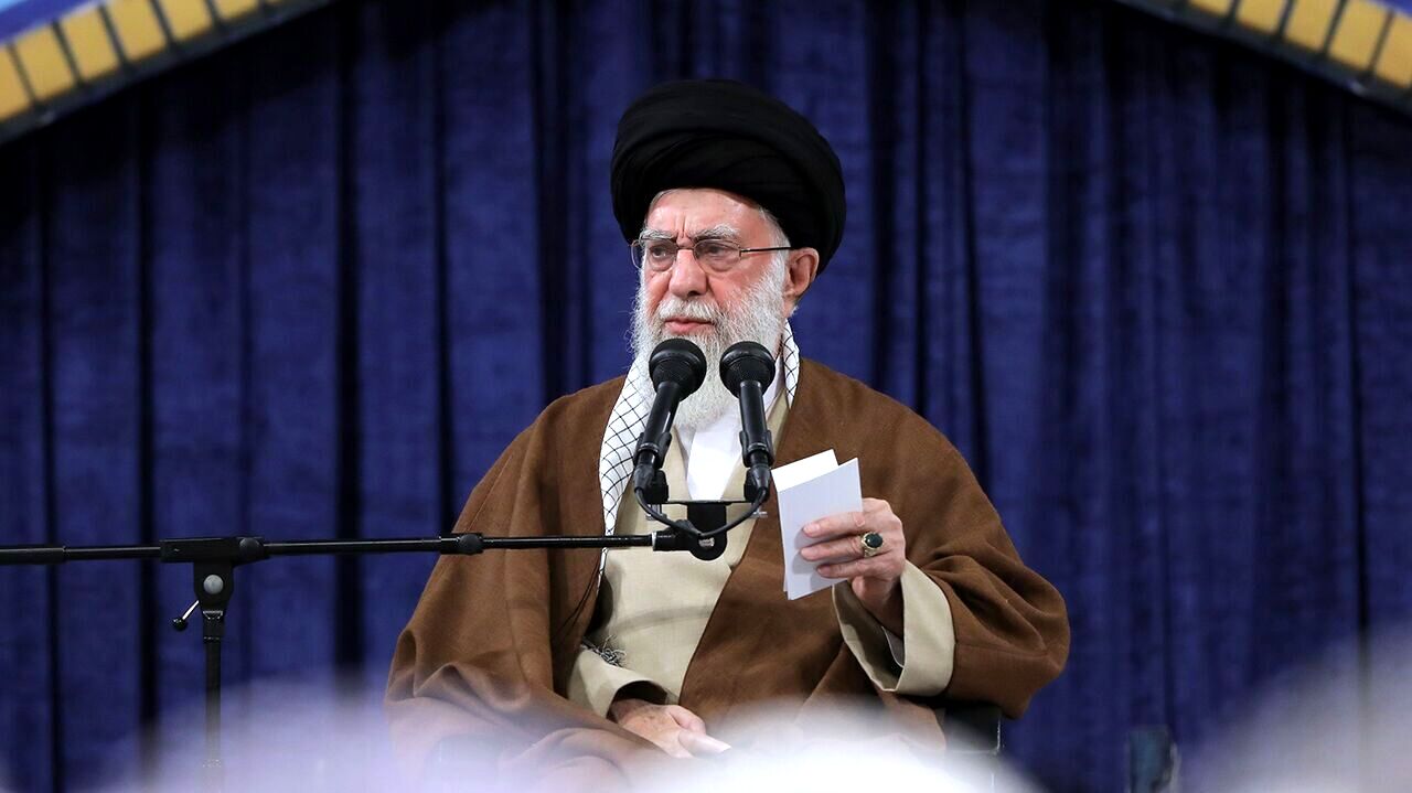بازدید رهبر انقلاب از نمایشگاه توانمندی‌های تولید ایرانی +ویدئو و عکس

