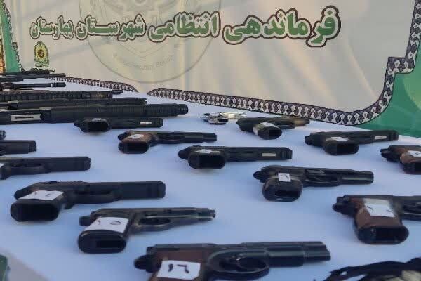 دستگیری باند قاچاق سلاح و مهمات غیرمجاز در بهارستان