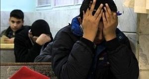 فرو کردن مداد در سر دانش آموز در مدرسه! +عکس 