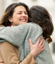 با یک بغل ساده، از استرس و سرماخوردگی دور شوید!
