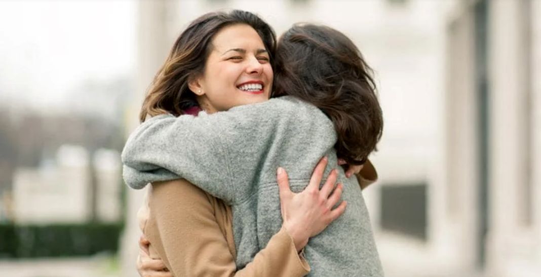 با یک بغل ساده، از استرس و سرماخوردگی دور شوید!