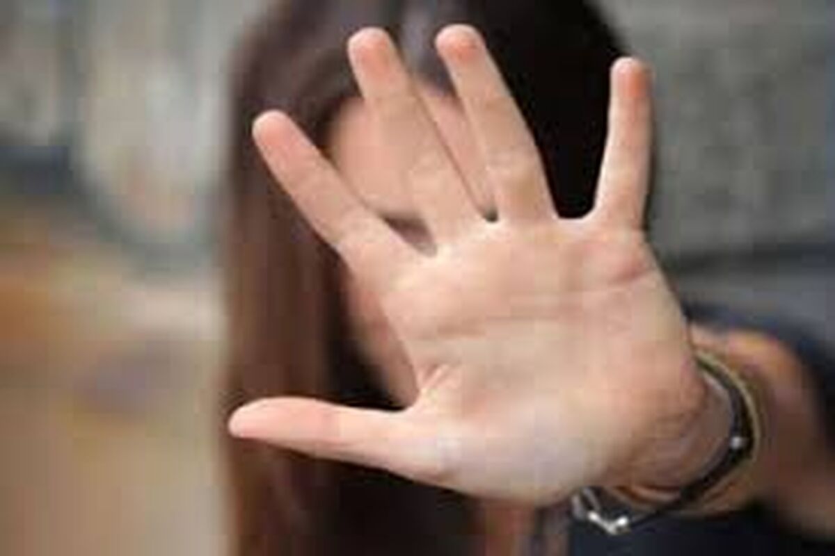 دوست شوهرم به اصرار شوهرم هر شب به من تعرض می‌کرد/جزئیات
