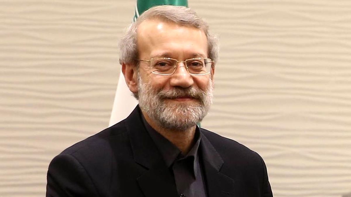آقای رئیسی مستنداتش را درباره تلاش برای تأیید صلاحیت لاریجانی بدهد