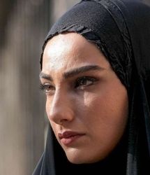 ژست دلبرانه نجلا در جشن تولد ۳۳ سالگی‌اش با نگاه خاص