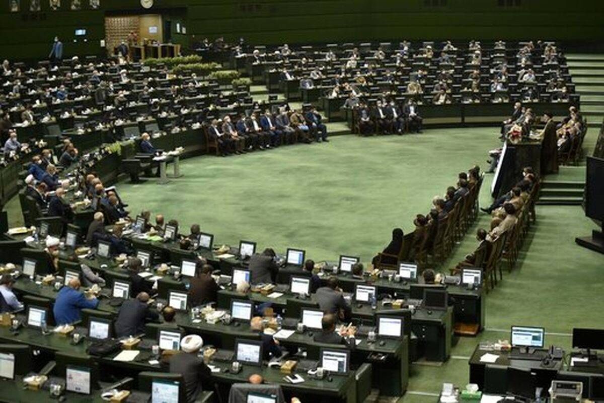 ۲ نماینده ای که حق شرکت در انتخابات مجلس را ندارند
