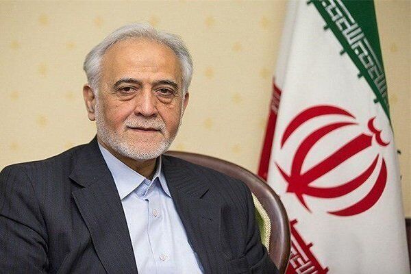 حضور چهره‌های سرشناس در مراسم ترحیم پرویز داوودی/ از حضور کاظم صدیقی تا غیبت احمدی نژاد + عکس