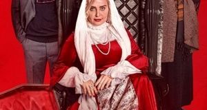 داستان فیلم کج پیله الناز شاکردوست