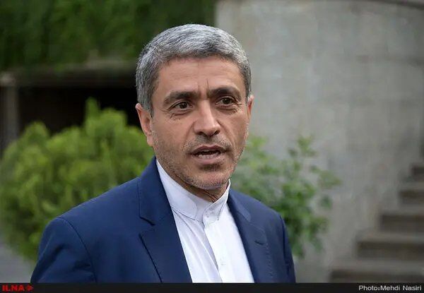 عکسی دیده نشده از تیپ متفاوت علی طیب‌نیا در جوانی