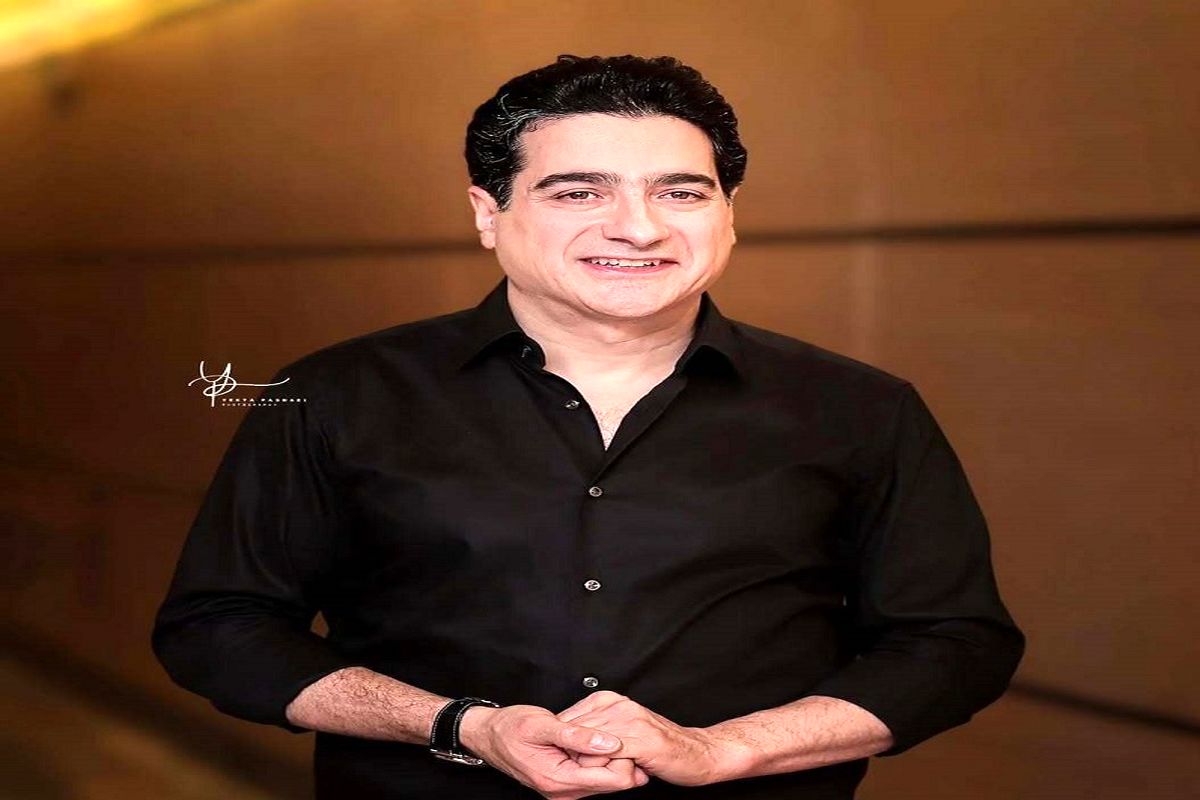 همایون شجریان با استایل راحت در مراسم رسمی حضور یافت/ تصاویر