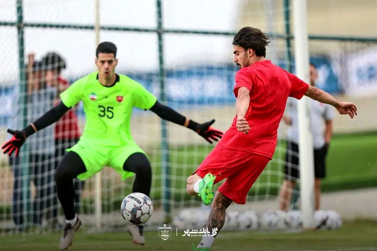 شماره عجیب دروازهبان پرسپولیس در تمرینات!