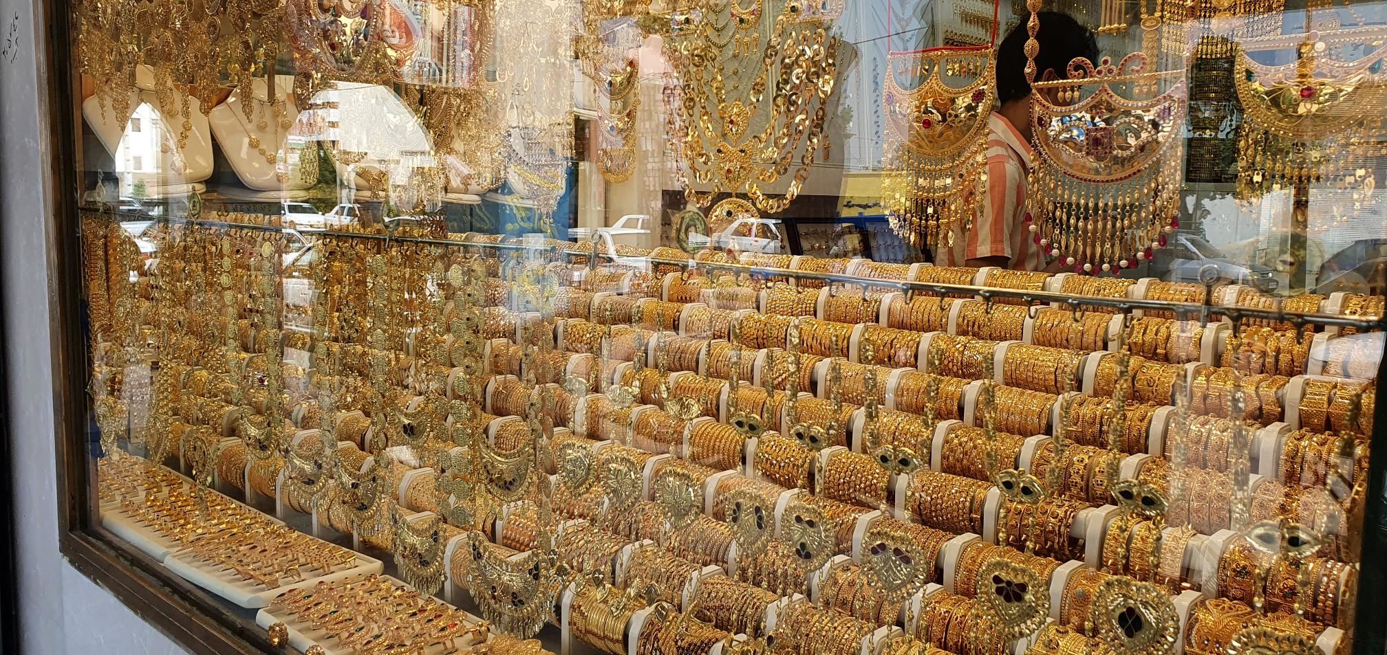 با این روش طلای بدون مالیات بخرید