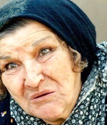  چهره دیده نشده ماهچهره خلیلی ۲۴ سال پیش در کنار مادربزرگ اش پروین سلیمانی