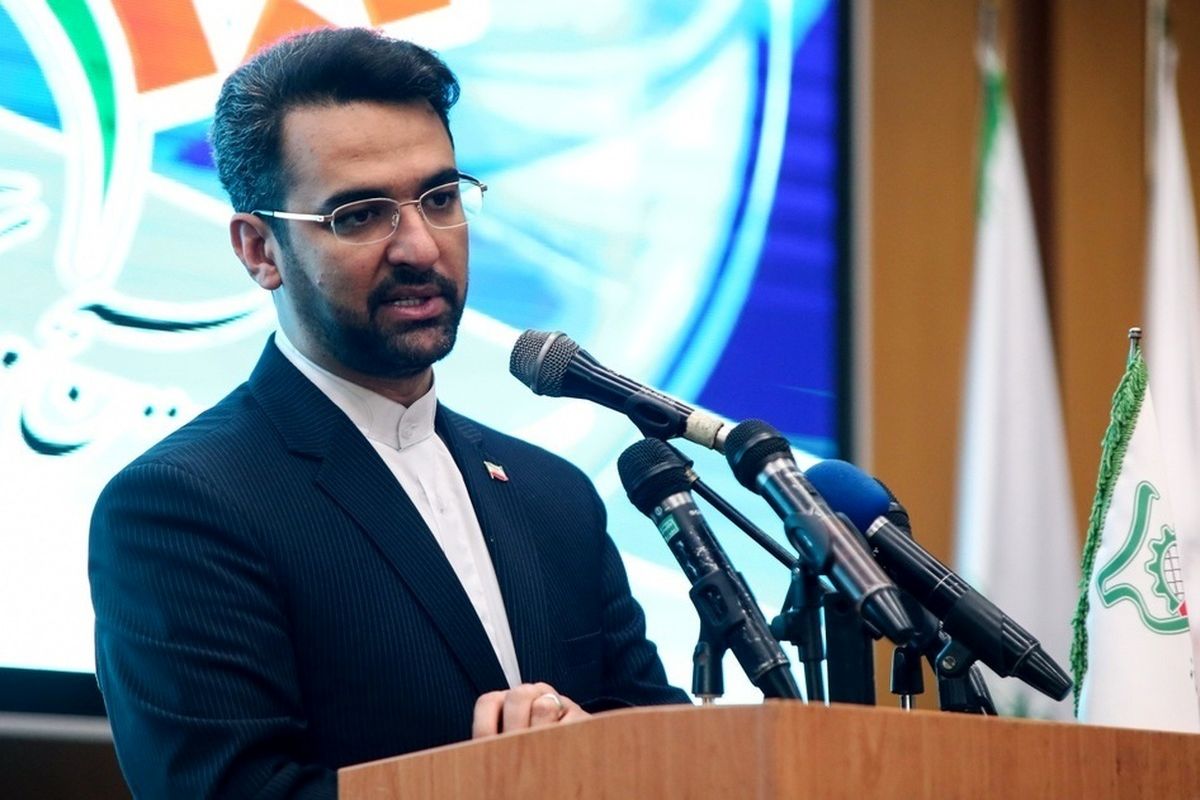 کنایه تند آذری جهرمی به وزیر ارشاد درباره بازگشت معین 