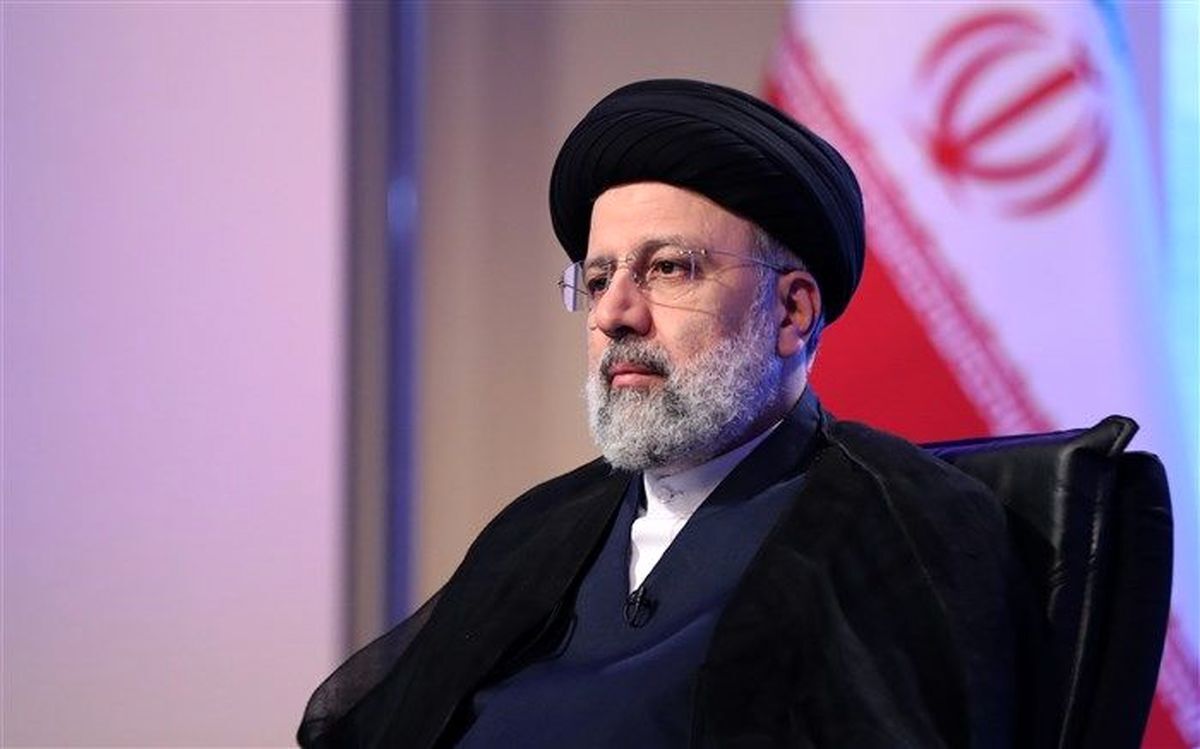 پز رئیسی با سوغات 4 سال پیش روحانی + عکس