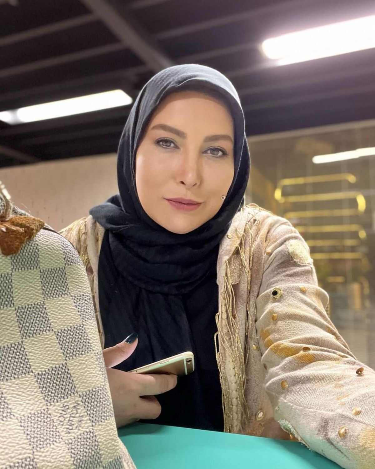 این سبک لباس پوشیدن از فریبا نادری بعید بود! + عکس