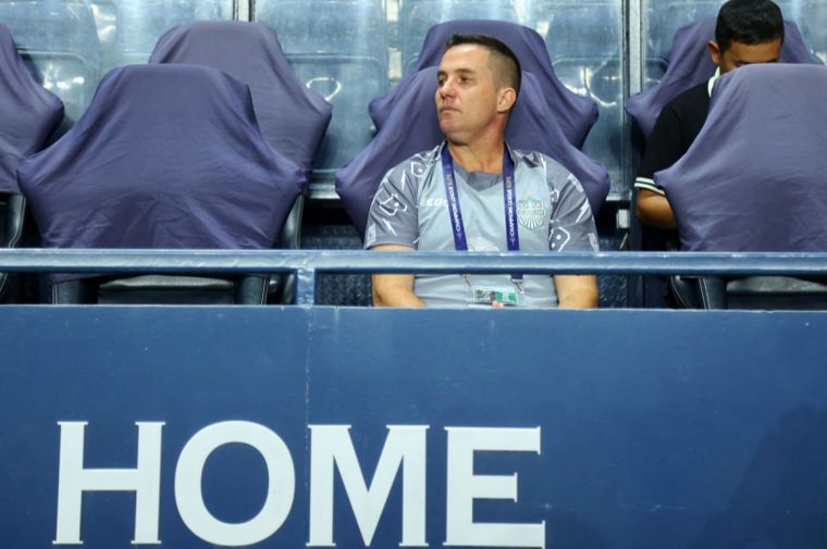 شیشه عمر بازیکنان پرسپولیس دست اوسمار