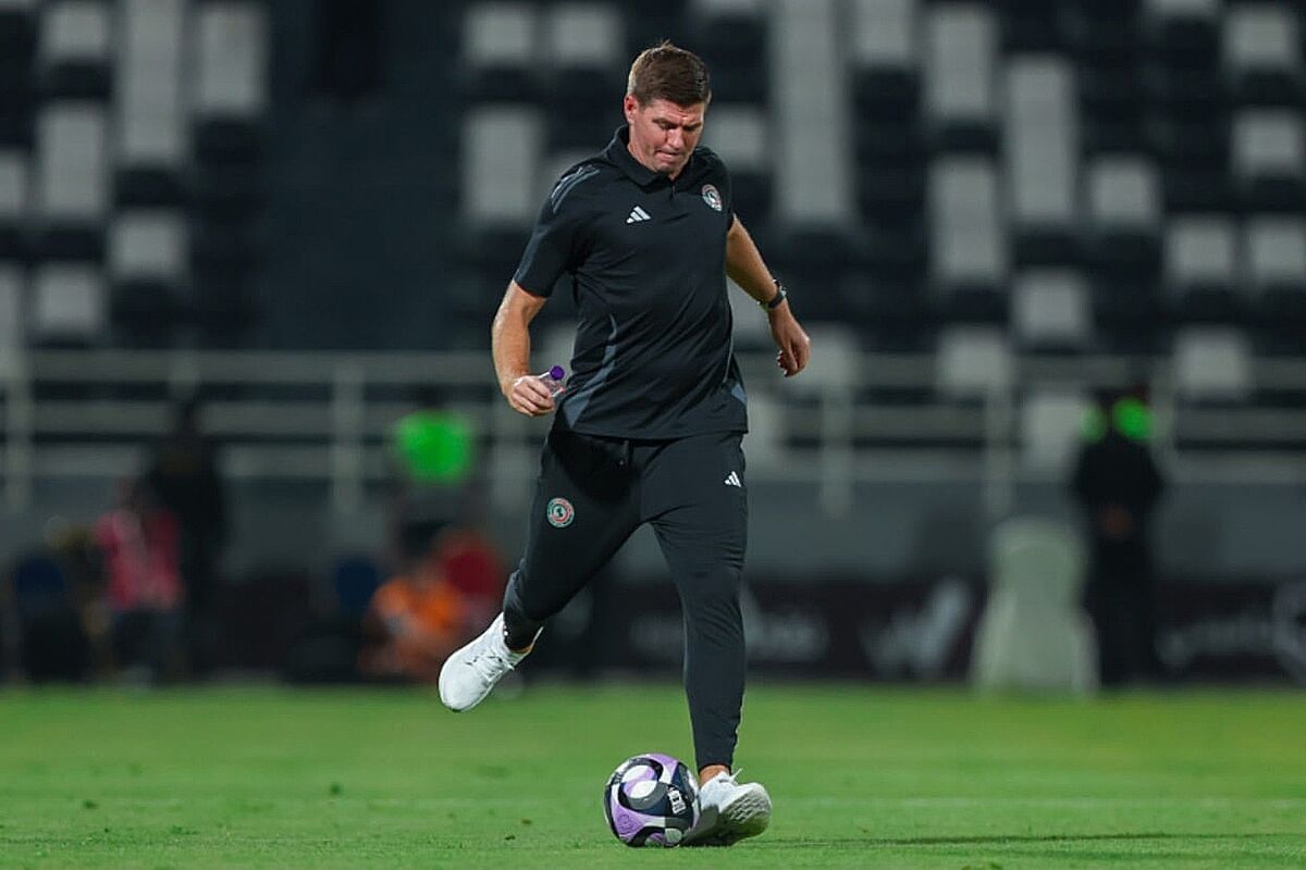 اسطوره سرخ‌ها از کار برکنار شد


