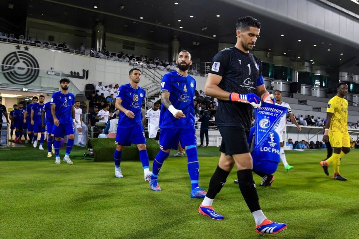 پوستر جدید استقلال به نمایش درآمد