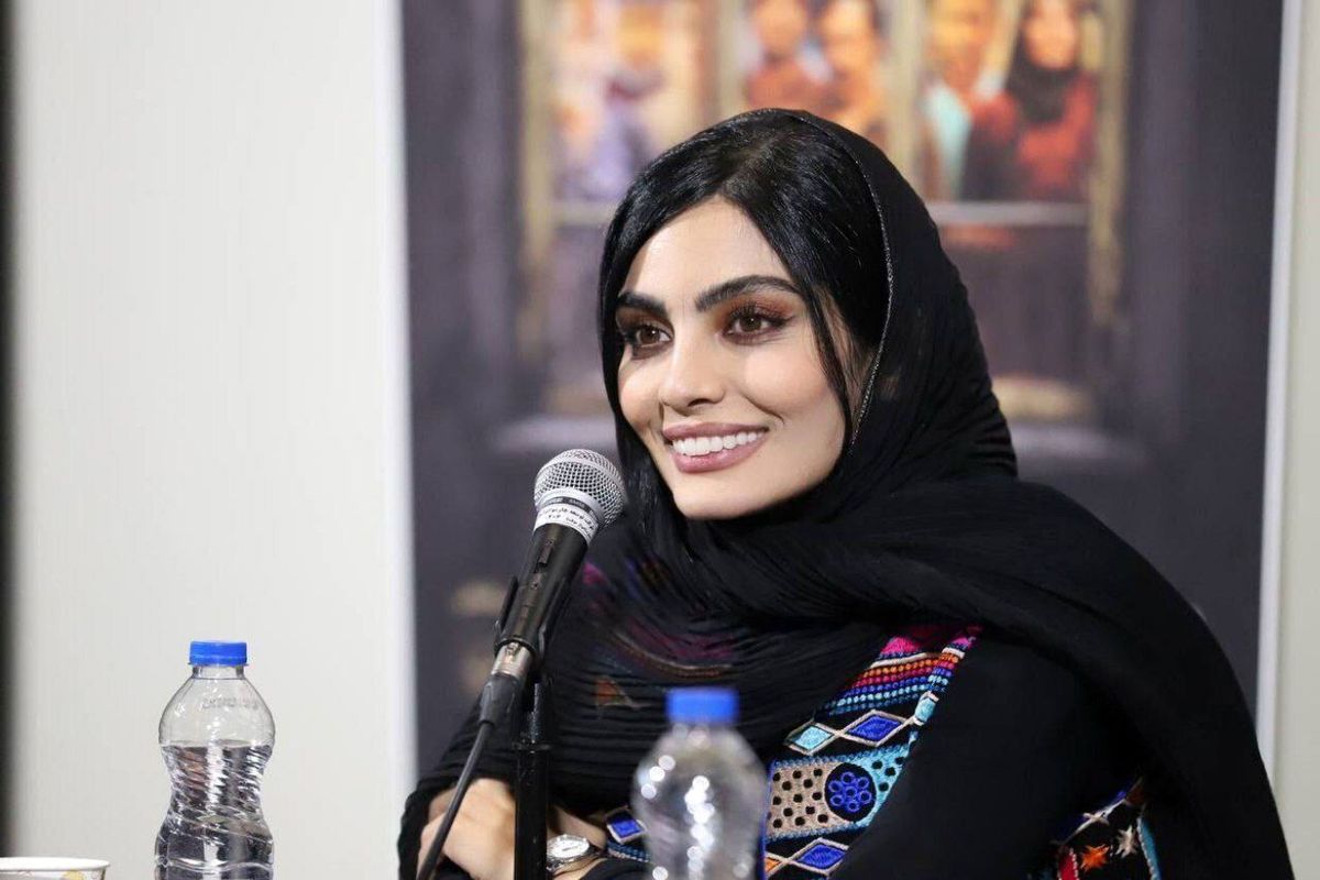 صحرا اسداللهی با آرایش کم بالاخره چهره اش مشخص شد/ عکس